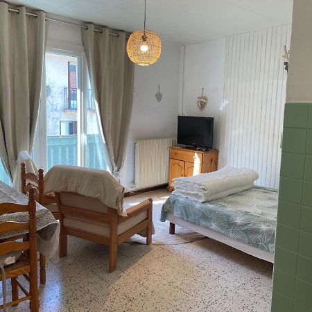 Studio Amelie Proche Des Thermes 2Ieme Etage Apartment Luaran gambar